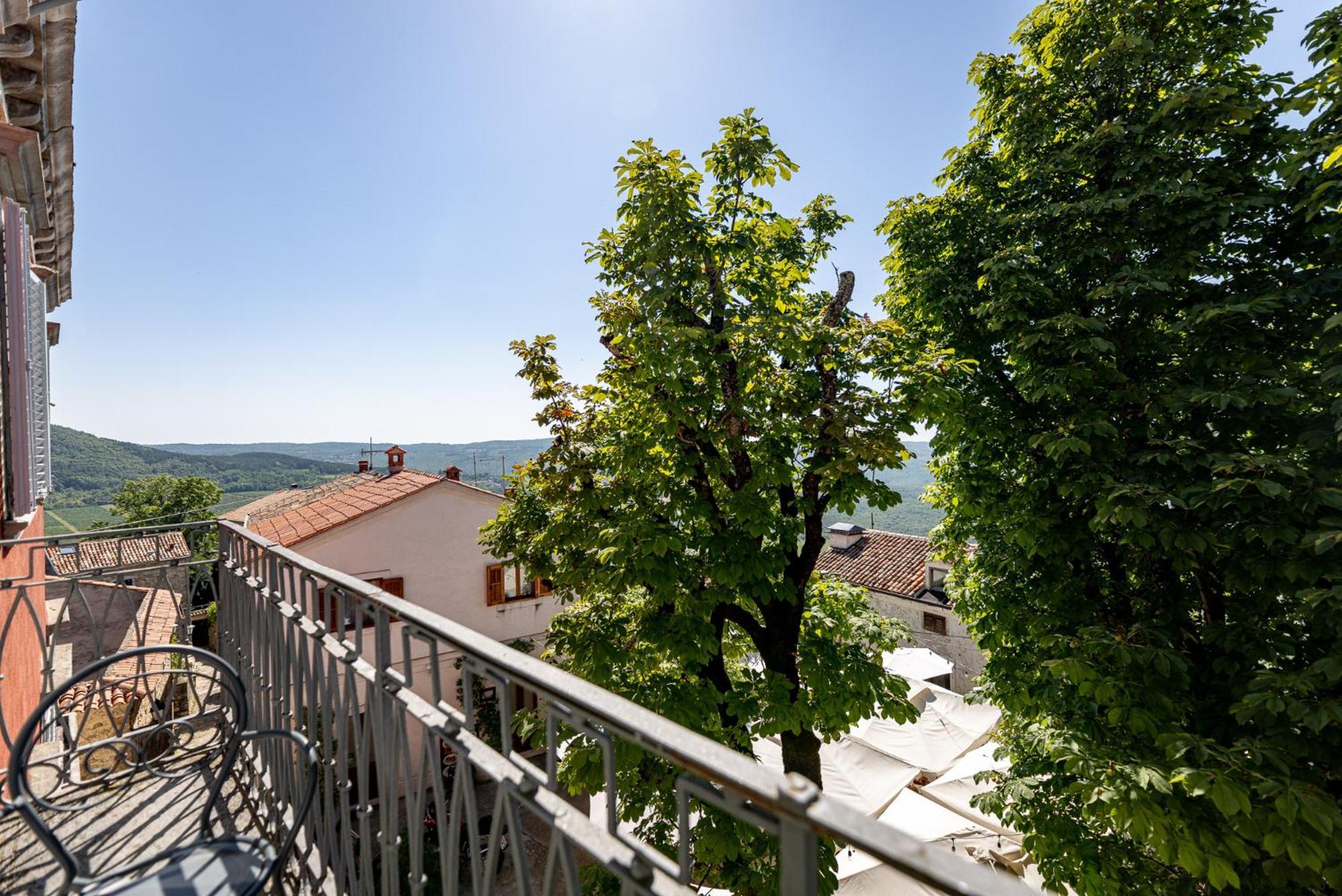 Boutique Hotel Kastel Motovun Exterior photo